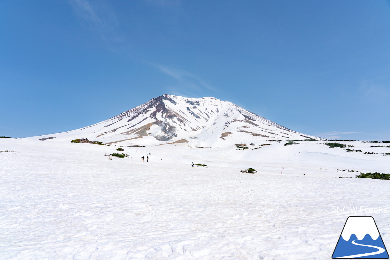 大雪山旭岳ロープウェイ｜2022-2023シーズンSNOWFreaks最終レポート。滑り納めは、北海道最高峰「旭岳」。皆様、今シーズンもありがとうございました！